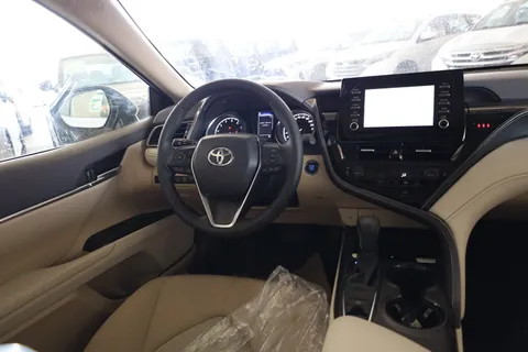 New Toyota Camry 2.5L GLE 204 HP 2023