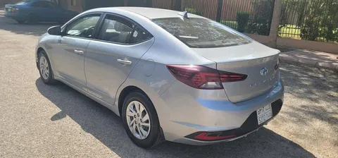 Hyundai Elantra 2020