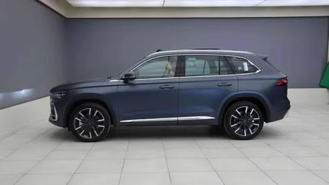Discover undefined undefined Exterior Interior Images.Find all aspects and details of cars.