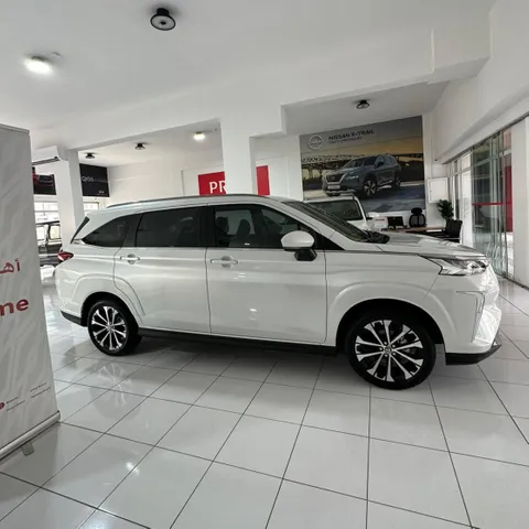 Discover undefined undefined Exterior Interior Images.Find all aspects and details of cars.