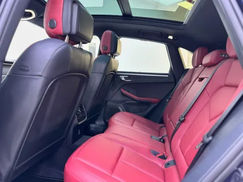 Discover undefined undefined Exterior Interior Images.Find all aspects and details of cars.