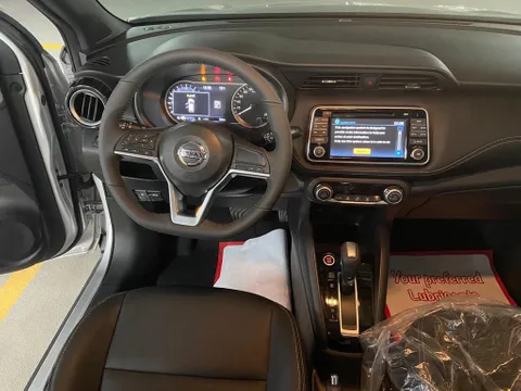Discover undefined undefined Exterior Interior Images.Find all aspects and details of cars.