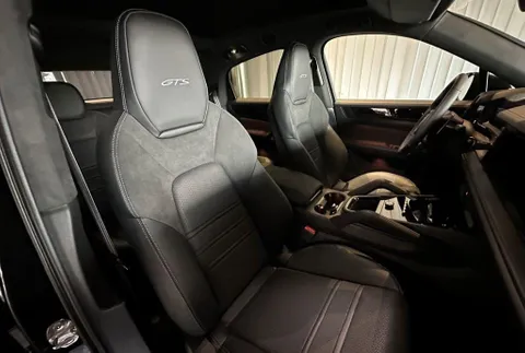 New Porsche Cayenne GTS 2025
