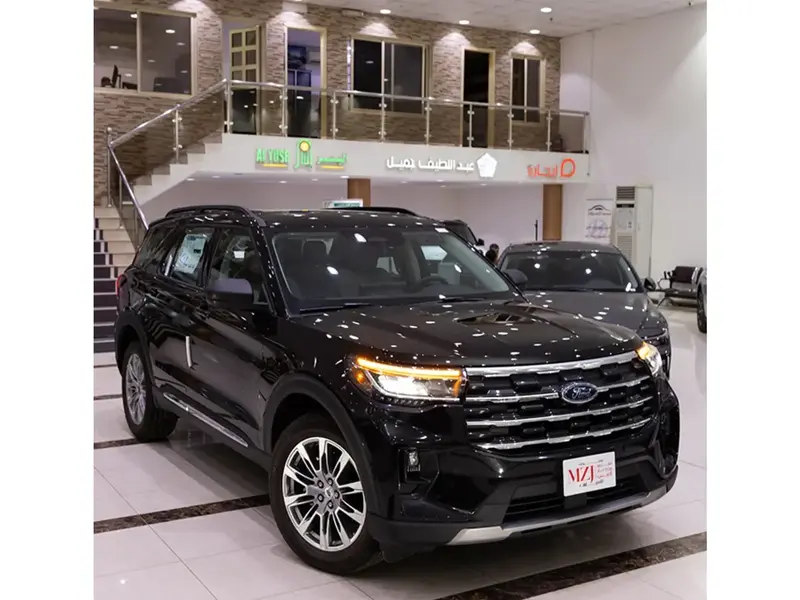 Discover undefined undefined Exterior Interior Images.Find all aspects and details of cars.