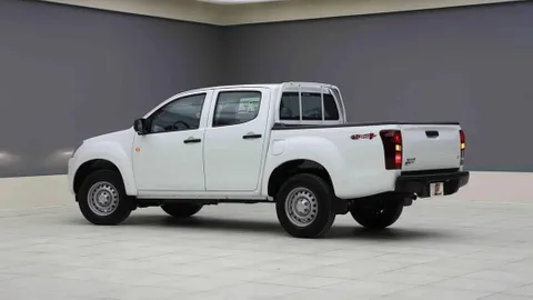 Discover undefined undefined Exterior Interior Images.Find all aspects and details of cars.