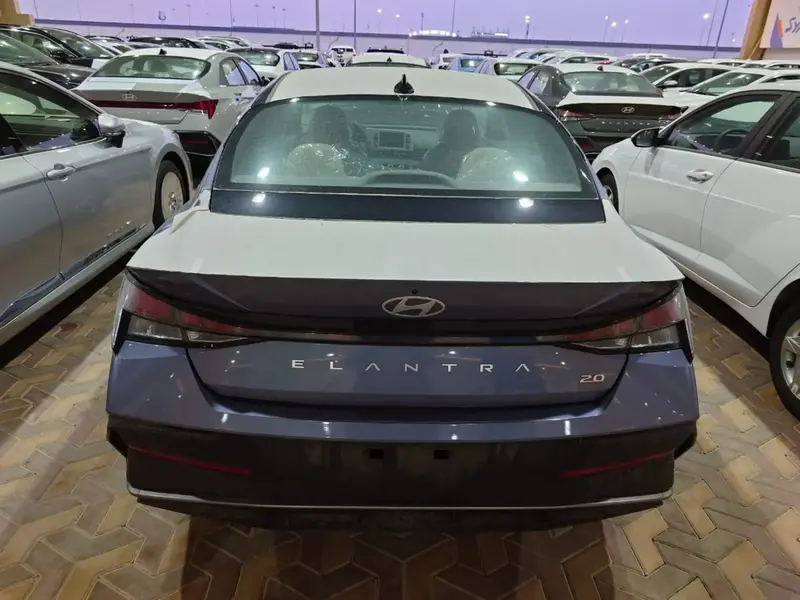 Hyundai Elantra 2025