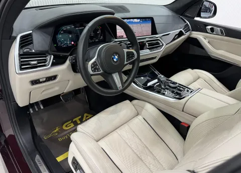 Discover undefined undefined Exterior Interior Images.Find all aspects and details of cars.