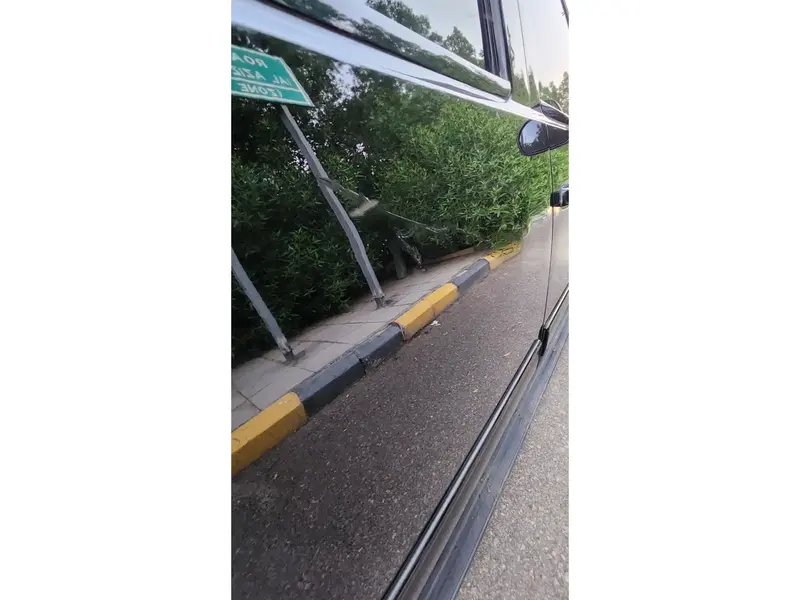 استكشف undefined undefined الصور الخارجية والداخلية. اكتشف جميع جوانب وتفاصيل السيارات.