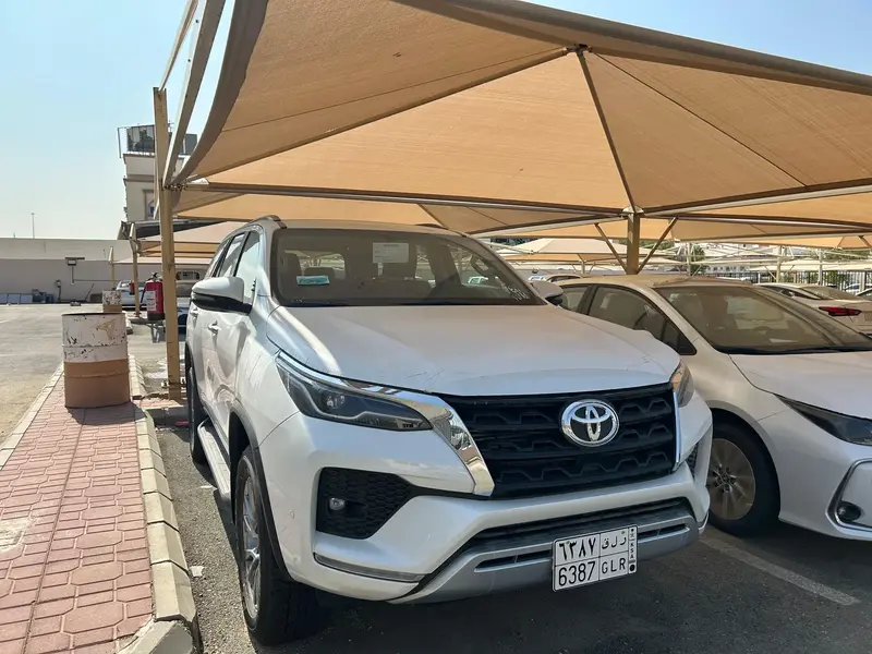 Discover undefined undefined Exterior Interior Images.Find all aspects and details of cars.