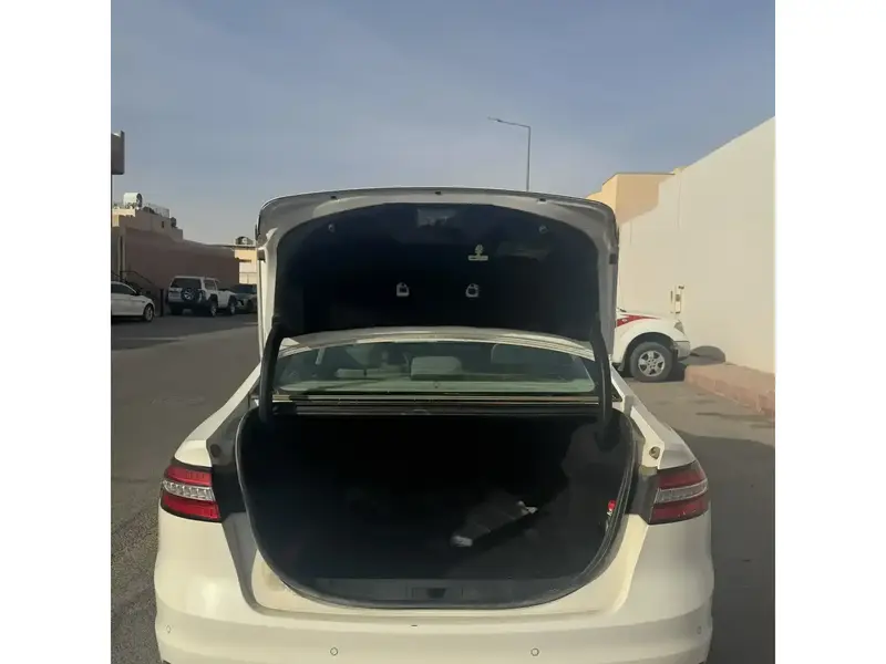 Ford Taurus 2020