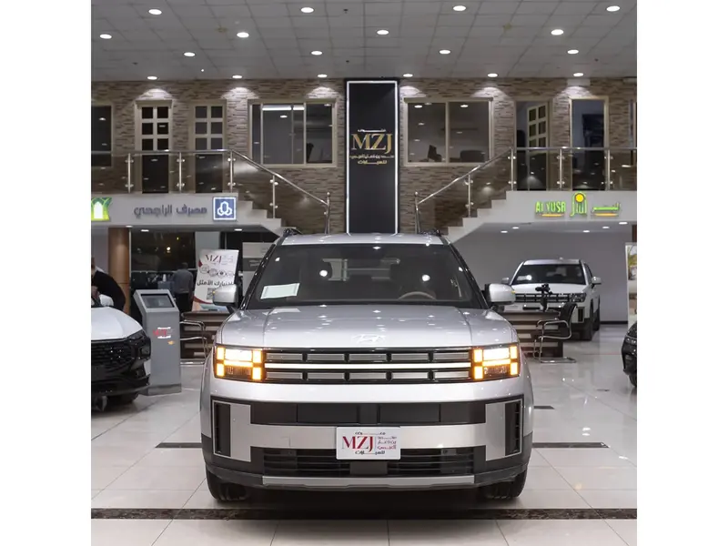 Discover undefined undefined Exterior Interior Images.Find all aspects and details of cars.