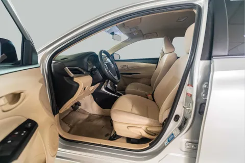 Toyota Yaris Sedan 1.5L SE 2020