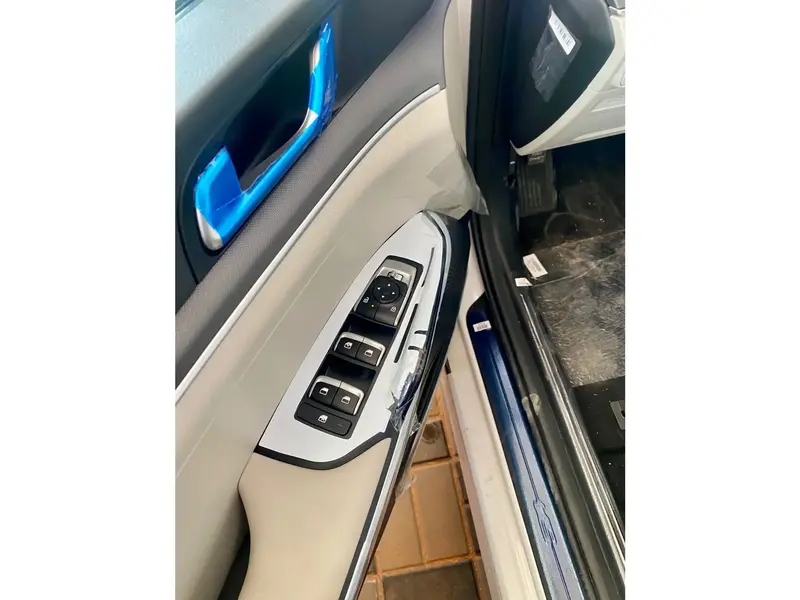 Discover undefined undefined Exterior Interior Images.Find all aspects and details of cars.