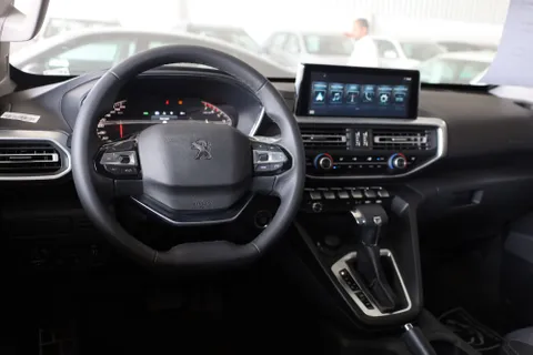 New Peugeot Landtrek 2.4T DC 4x4 A/T 2023