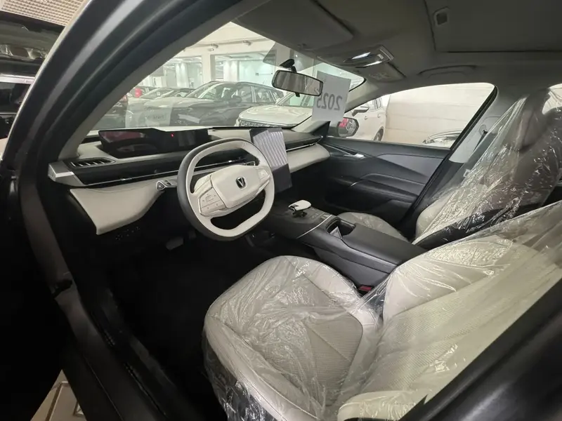 Discover undefined undefined Exterior Interior Images.Find all aspects and details of cars.