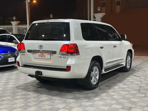 Toyota Land Cruiser 5.7 GXR 2013