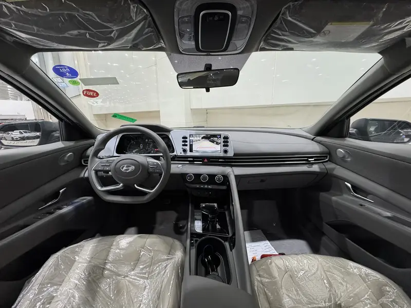 Hyundai Elantra 2025