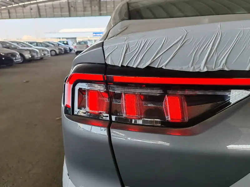 Discover undefined undefined Exterior Interior Images.Find all aspects and details of cars.