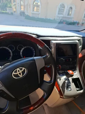 Toyota Alphard 2.4L (7-Seater) 2011