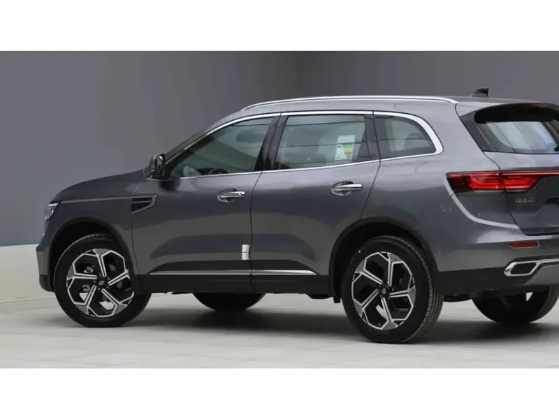 Discover undefined undefined Exterior Interior Images.Find all aspects and details of cars.