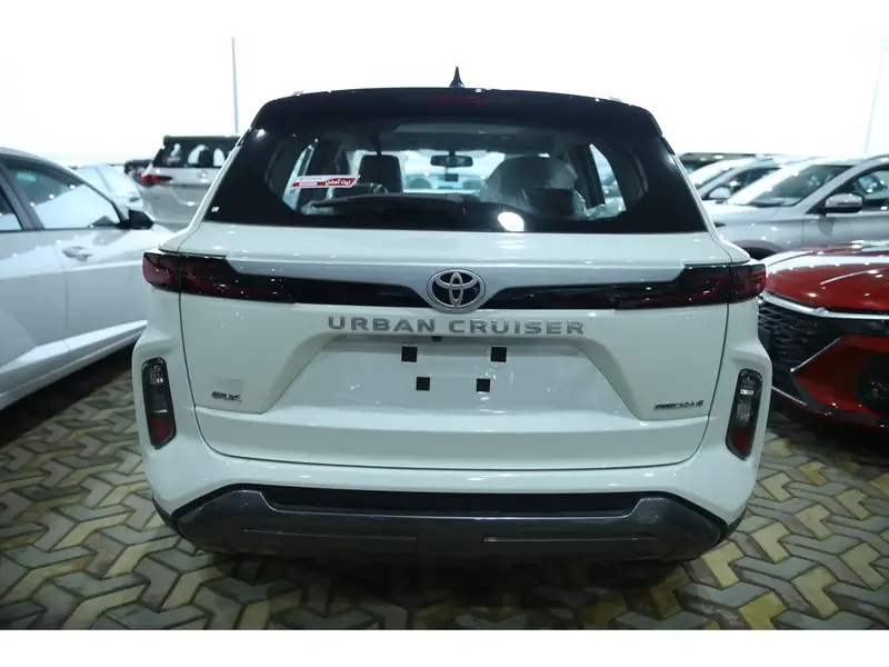 Discover undefined undefined Exterior Interior Images.Find all aspects and details of cars.