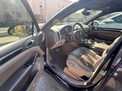 Porsche Cayenne S 2011
