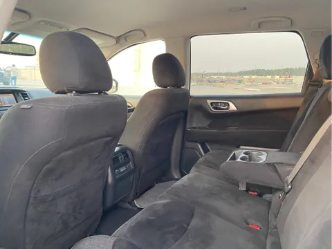Nissan Pathfinder 3.5L SV 2WD 2015
