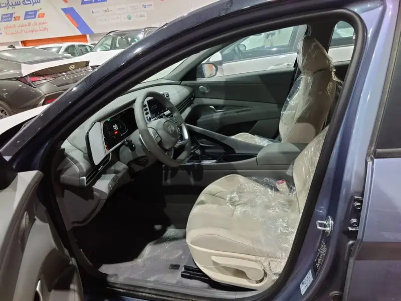 Hyundai Elantra 2025