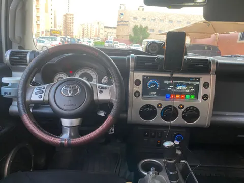 Toyota FJ Cruiser 4.0L Base (A/T) 2016