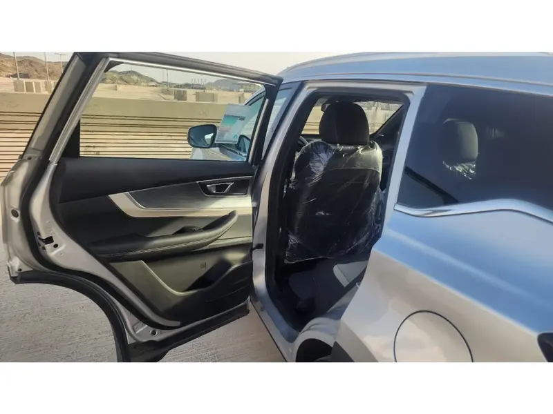 Discover undefined undefined Exterior Interior Images.Find all aspects and details of cars.