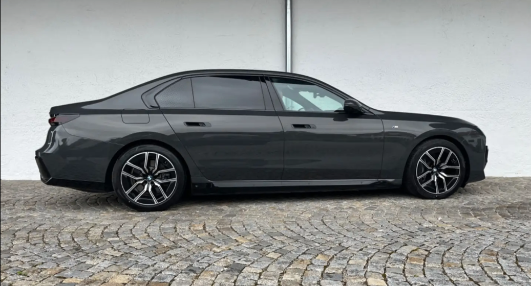 BMW i7 2024