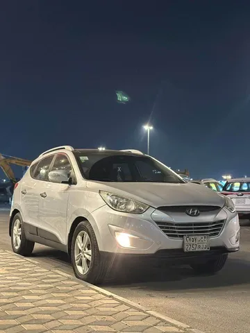 Discover undefined undefined Exterior Interior Images.Find all aspects and details of cars.