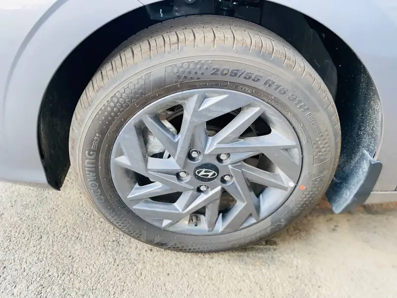 Hyundai Elantra 2025
