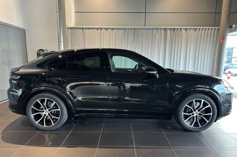New Porsche Cayenne GTS 2025