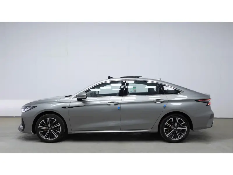 Discover undefined undefined Exterior Interior Images.Find all aspects and details of cars.