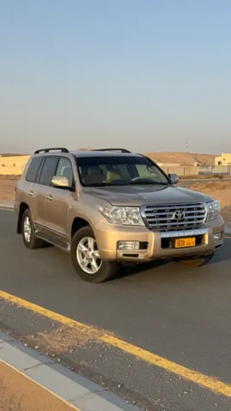 toyota toyota-land-cruiser image Toyota Land Cruiser 3.5T VXR 2010