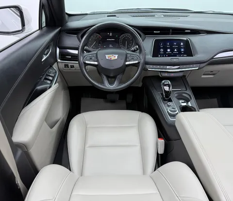 Cadillac XT4 2.0T Luxury FWD 2022