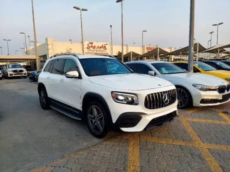 mercedes-benz glb image Mercedes-Benz GLB 250 4MATIC 2020