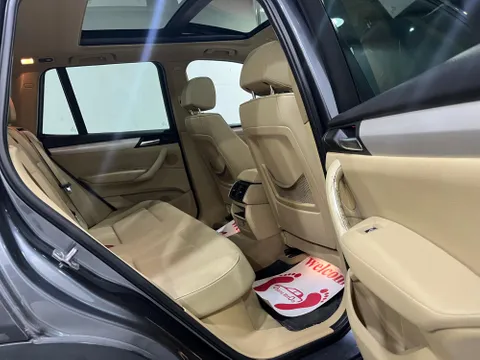 Discover undefined undefined Exterior Interior Images.Find all aspects and details of cars.