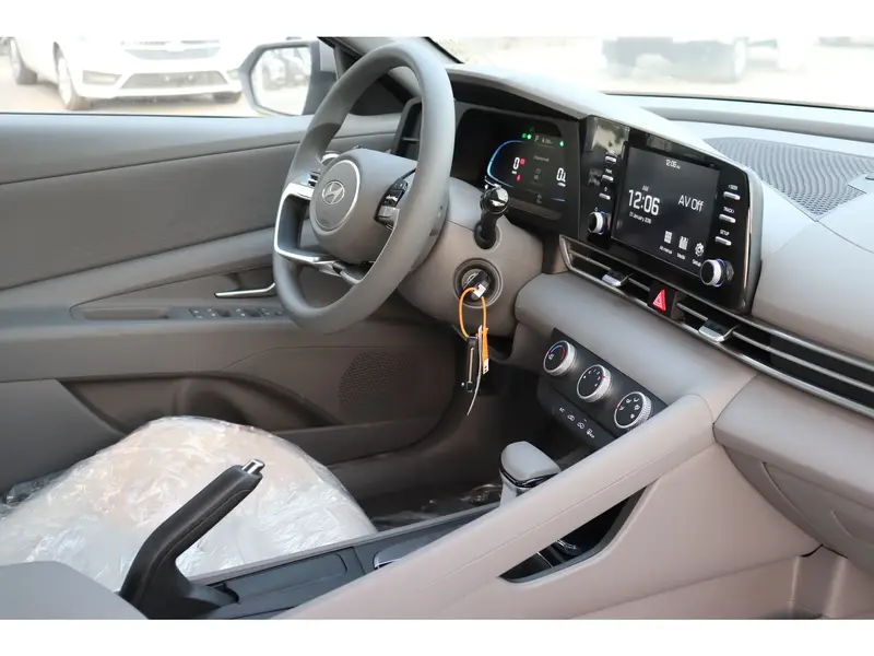 Hyundai Elantra 2025