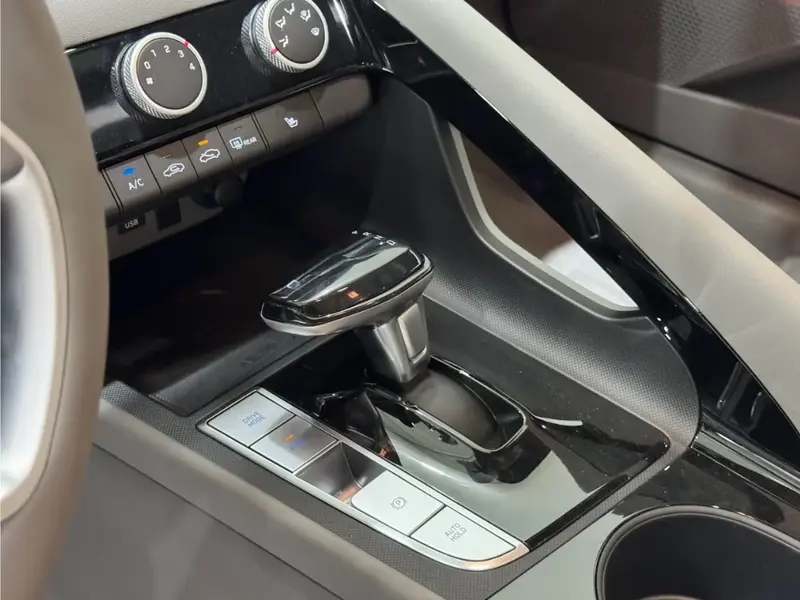 Hyundai Elantra 2025