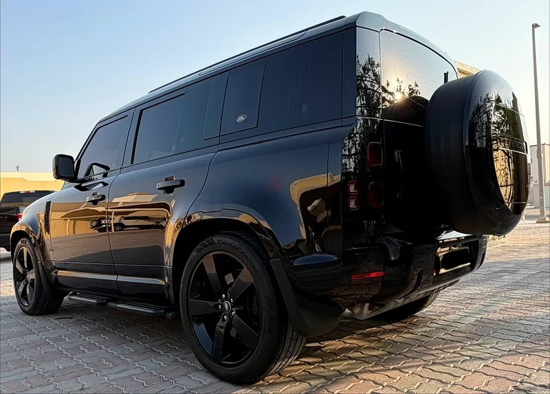 لاند روفر ديفندر 2024