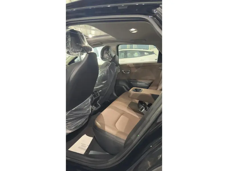 Discover undefined undefined Exterior Interior Images.Find all aspects and details of cars.