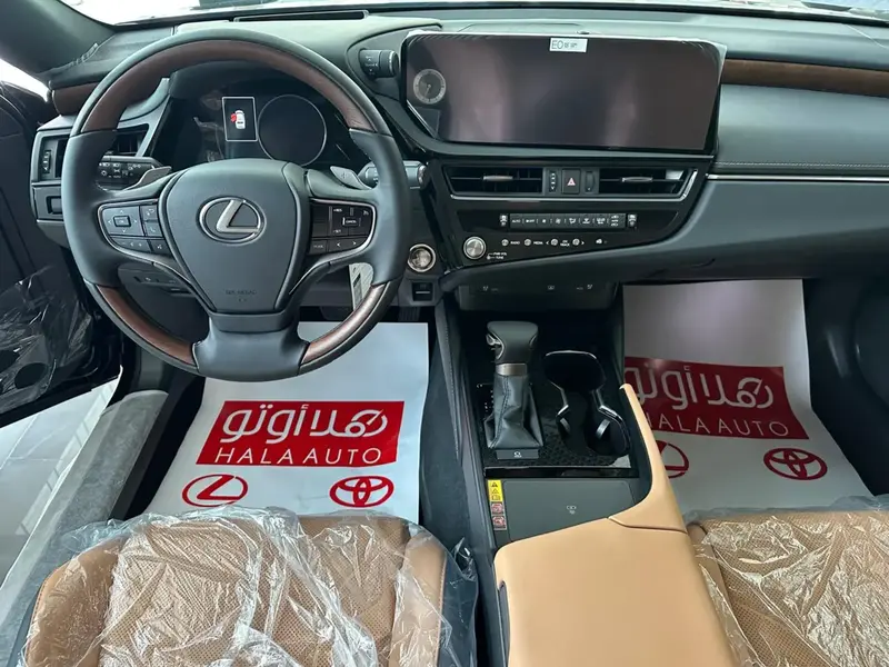 Lexus ES 2025