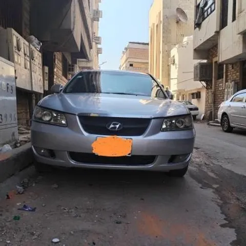 استكشف undefined undefined الصور الخارجية والداخلية. اكتشف جميع جوانب وتفاصيل السيارات.