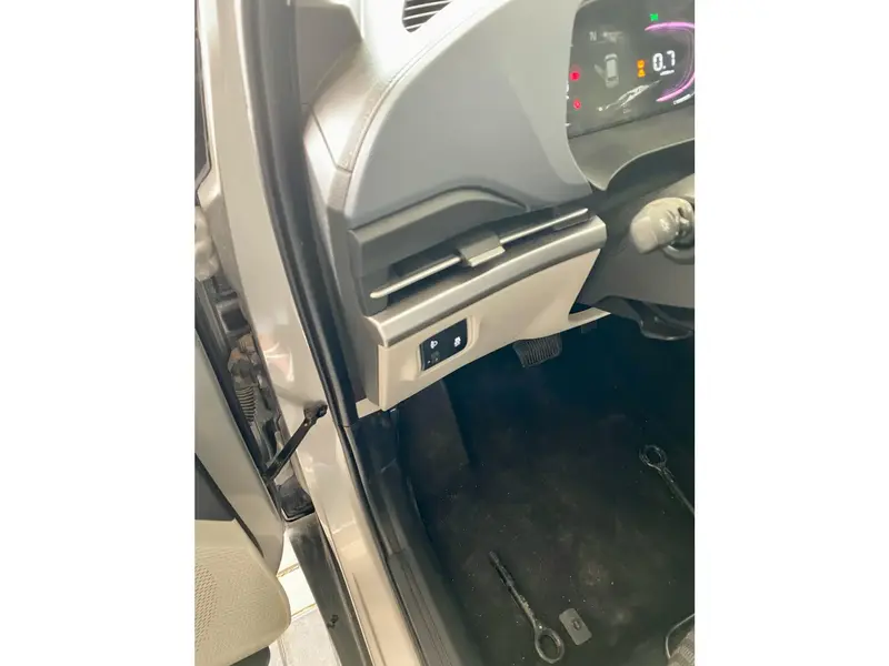 KIA Carens 2025