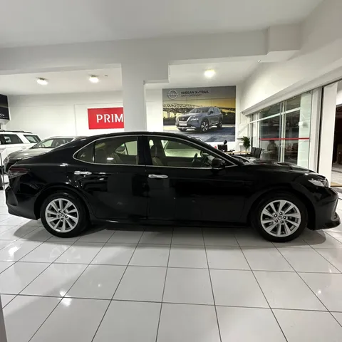 Toyota Camry 2.5L GLE 204 HP 2021