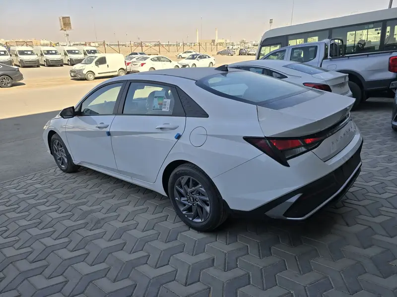 Discover undefined undefined Exterior Interior Images.Find all aspects and details of cars.