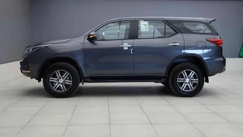 Discover undefined undefined Exterior Interior Images.Find all aspects and details of cars.