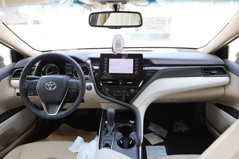 New Toyota Camry 2.5L GLE 212 HP 2023